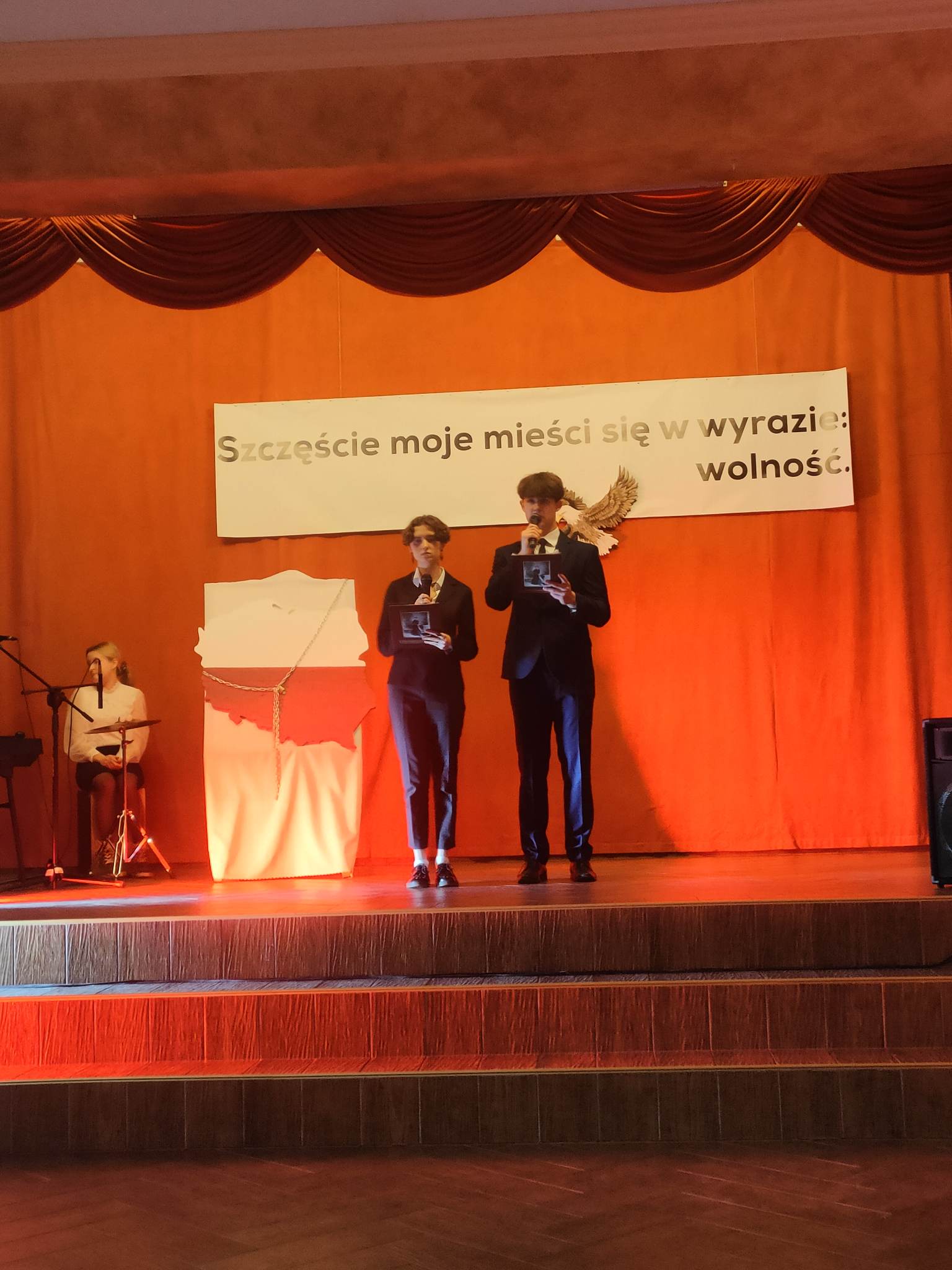 Zdjęcie 341760818_1401932260644804_6902916292162729253_na48d13f0-7771-4085-acd5-fa425b914a8b.jpg w galerii Kwiecień miesiącem pamięci narodowej